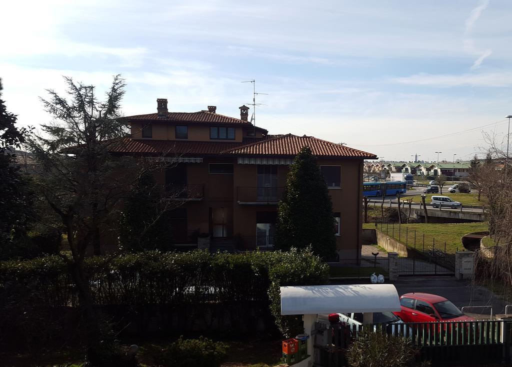 Guesthouse La Villa Zanica ภายนอก รูปภาพ